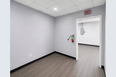 3210 W Lawrence Avenue, Chicago, IL 60625 - Photo 5