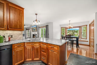 310 Flintlock Court, Oswego, IL 60543 - Photo 5