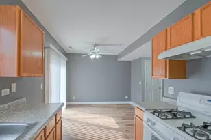 1431 W Split Oak Cir, Round Lake Beach, IL 60073 - Photo 7