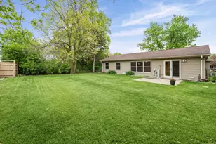 1120 Brush Hill Ln, Lake Zurich, IL 60047 - Photo 27