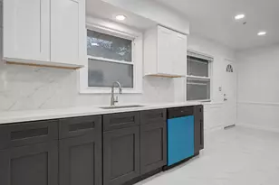 437 N Meacham Rd, Schaumburg, IL 60173 - Photo 5