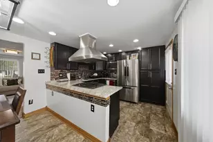426 E Tulip Dr, Glenwood, IL 60425 - Photo 9