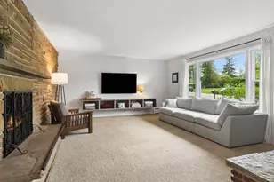 429 W Helen Rd, Palatine, IL 60067 - Photo 3