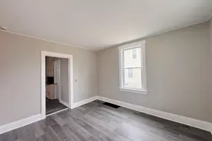 307 W 11th St, Sterling, IL 61081 - Photo 5