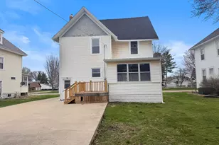 307 W 11th St, Sterling, IL 61081 - Photo 21