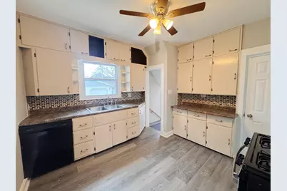 307 W 11th Street, Sterling, IL 61081 - Photo 7