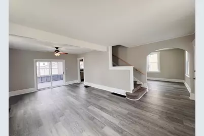 307 W 11th Street, Sterling, IL 61081 - Photo 3