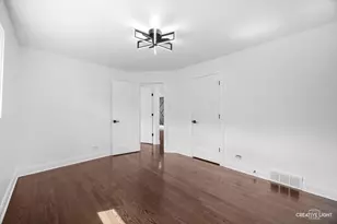11101 S Ewing Ave, Chicago, IL 60617 - Photo 17