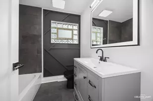 11101 S Ewing Ave, Chicago, IL 60617 - Photo 15