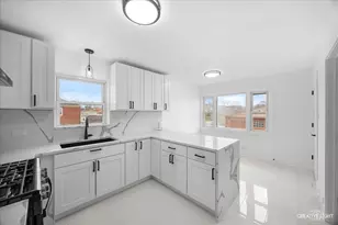 11101 S Ewing Ave, Chicago, IL 60617 - Photo 5