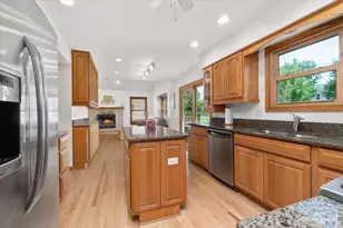 78 Forestview Ln, Aurora, IL 60502 - Photo 7