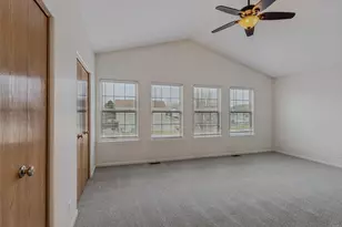 32481 Bakers Dr, Lakemoor, IL 60051 - Photo 13
