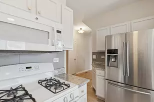 32481 Bakers Dr, Lakemoor, IL 60051 - Photo 7