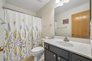 32481 Bakers Dr, Lakemoor, IL 60051 - Photo 15