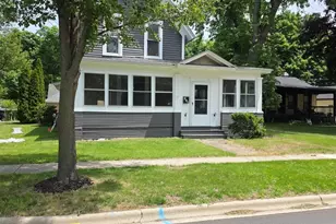 118 N Washington St, Carpentersville, IL 60110 - Photo 1