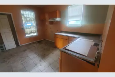 5258 S Emerald Avenue, Chicago, IL 60609 - Photo 13