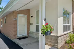 334 Southgate Dr, Northbrook, IL 60062 - Photo 3