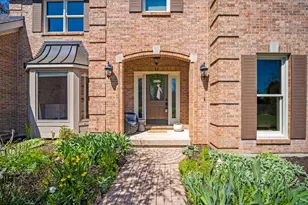 41W668 Hunters Hill Dr, Saint Charles, IL 60175 - Photo 5