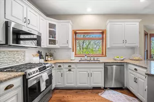 41W668 Hunters Hill Dr, Saint Charles, IL 60175 - Photo 15