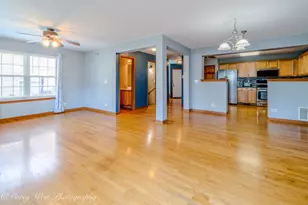 3049 Renard Ln, Saint Charles, IL 60175 - Photo 5