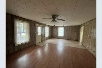 610 W Central Boulevard, Kewanee, IL 61443 - Photo 5