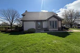 30636 Pebble Beach Cir, Genoa, IL 60135 - Photo 5