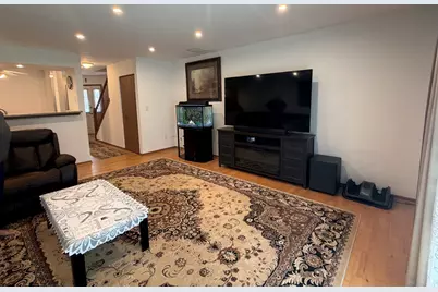1910 Grove Avenue, Schaumburg, IL 60193 - Photo 9