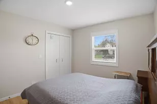 25 Devonshire Cir, Elgin, IL 60123 - Photo 15