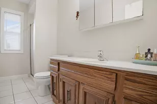 25 Devonshire Cir, Elgin, IL 60123 - Photo 13