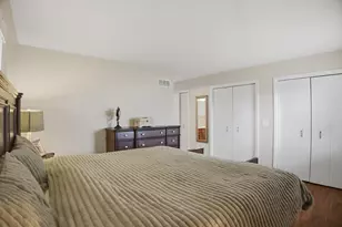 25 Devonshire Cir, Elgin, IL 60123 - Photo 11
