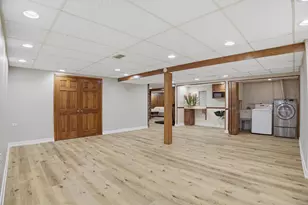 25 Devonshire Cir, Elgin, IL 60123 - Photo 19