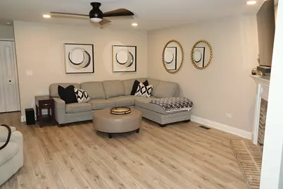 1000 Butterfield Circle E, Shorewood, IL 60404 - Photo 15