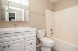 4303 W Shamrock Ln, McHenry, IL 60050 - Photo 15