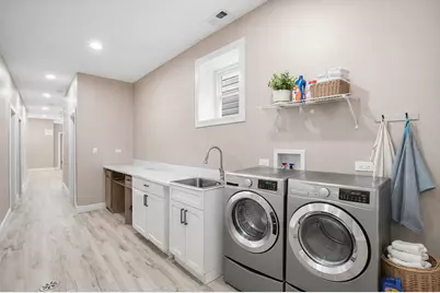 904 N Trumbull Avenue, Chicago, IL 60651 - Photo 9