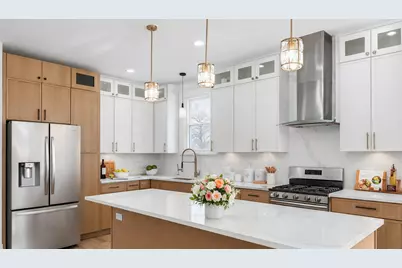 904 N Trumbull Avenue, Chicago, IL 60651 - Photo 3
