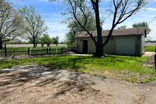 313 Woodworth Dr, Tolono, IL 61880 - Photo 9