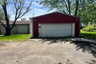 313 Woodworth Dr, Tolono, IL 61880 - Photo 5