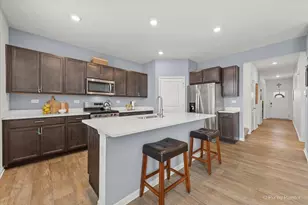 1522 Hollow Tree Ln, Pingree Grove, IL 60140 - Photo 3