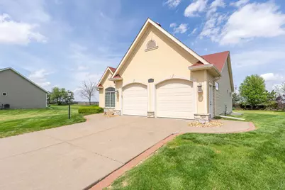 5310 Baraboo Court, Davenport, IA 52804 - Photo 3