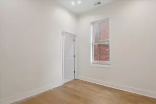 2002 W Huron St, Chicago, IL 60612 - Photo 17