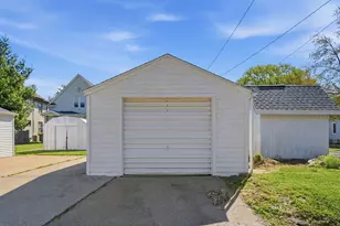 1927 14th St, Moline, IL 61265 - Photo 25