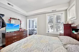 5309 W Henderson St, Chicago, IL 60641 - Photo 9