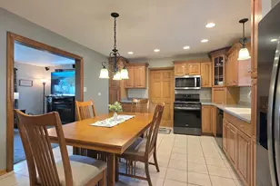 11607 S Nagle Ave, Worth, IL 60482 - Photo 3