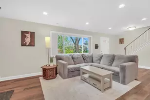 751 Dover Pl, Wheeling, IL 60090 - Photo 5