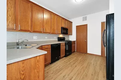 325 N Patriot Drive, Hainesville, IL 60030 - Photo 5
