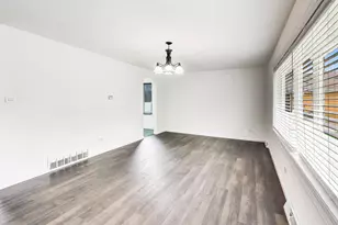 10128 Parke Ave, Oak Lawn, IL 60453 - Photo 7