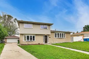 10128 Parke Ave, Oak Lawn, IL 60453 - Photo 3