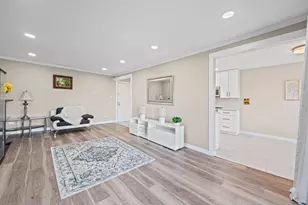 1205 E Hintz Rd, Arlington Heights, IL 60004 - Photo 5