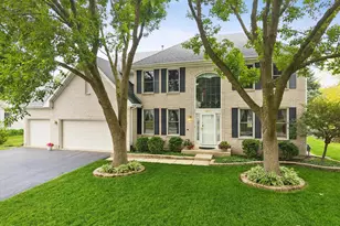 1616 Rolling Hills Dr, Crystal Lake, IL 60014 - Photo 3