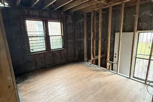 9761 S Ingleside Ave, Chicago, IL 60628 - Photo 9